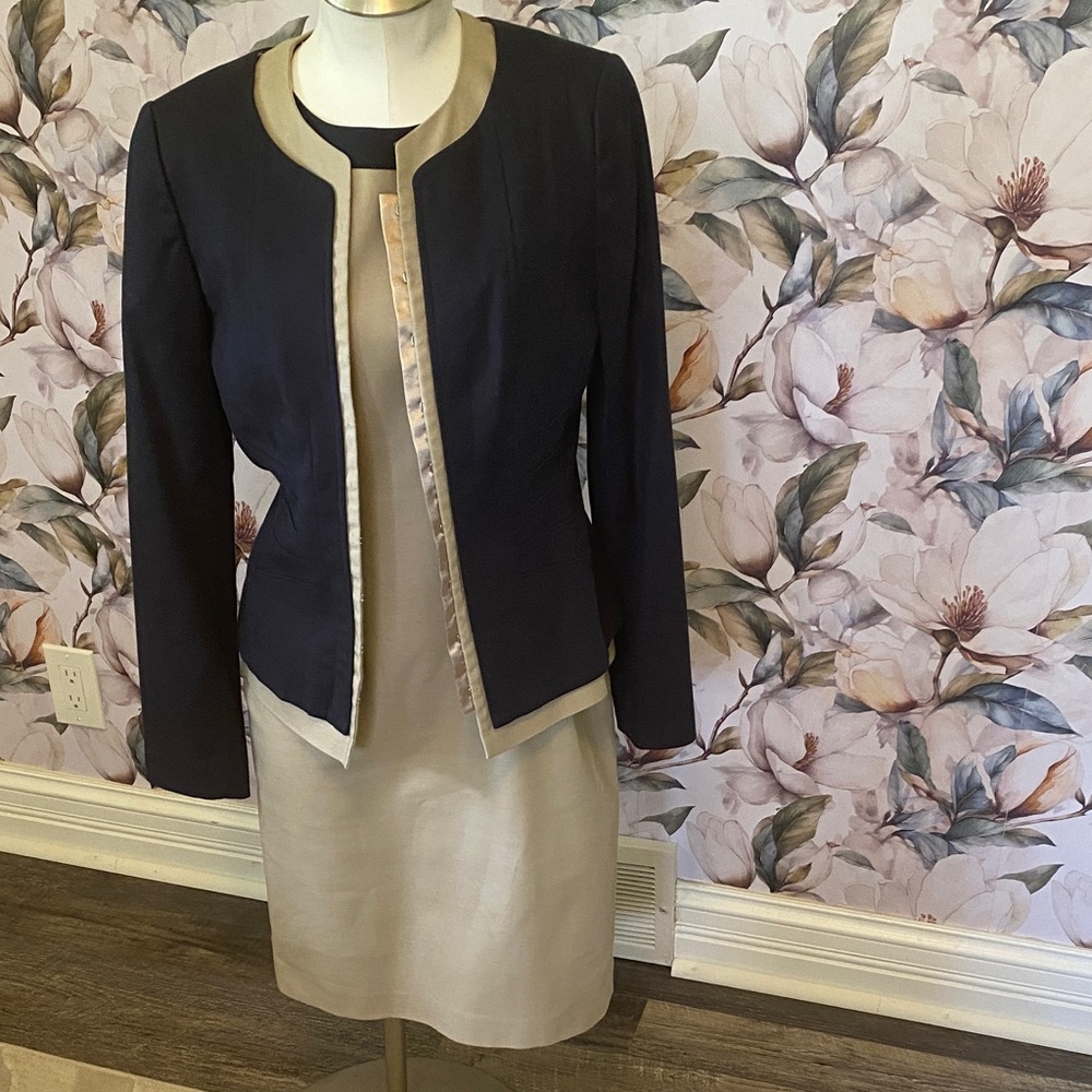 Tahari Women's Black and Cream Blazer